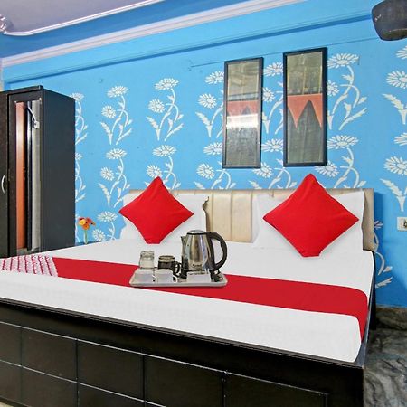 Flagship Hotel Decent Stay Near Pvr Vikaspuri Delhi New Delhi Buitenkant foto