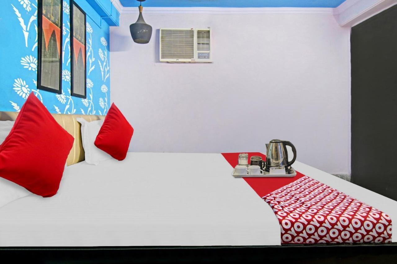 Flagship Hotel Decent Stay Near Pvr Vikaspuri Delhi New Delhi Buitenkant foto