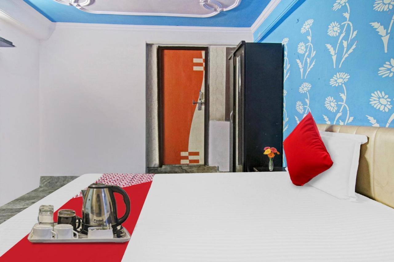 Flagship Hotel Decent Stay Near Pvr Vikaspuri Delhi New Delhi Buitenkant foto