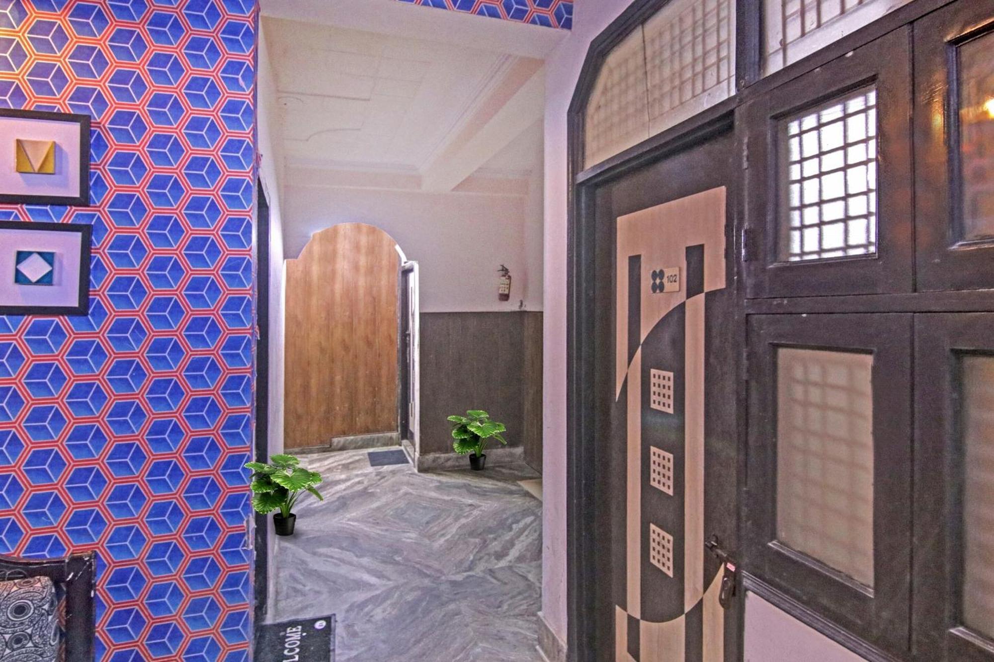 Flagship Hotel Decent Stay Near Pvr Vikaspuri Delhi New Delhi Buitenkant foto