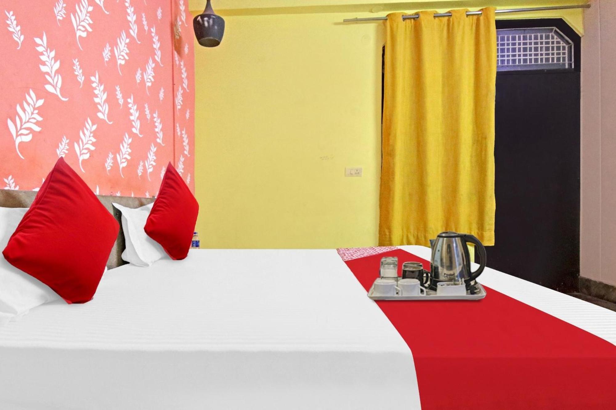 Flagship Hotel Decent Stay Near Pvr Vikaspuri Delhi New Delhi Buitenkant foto