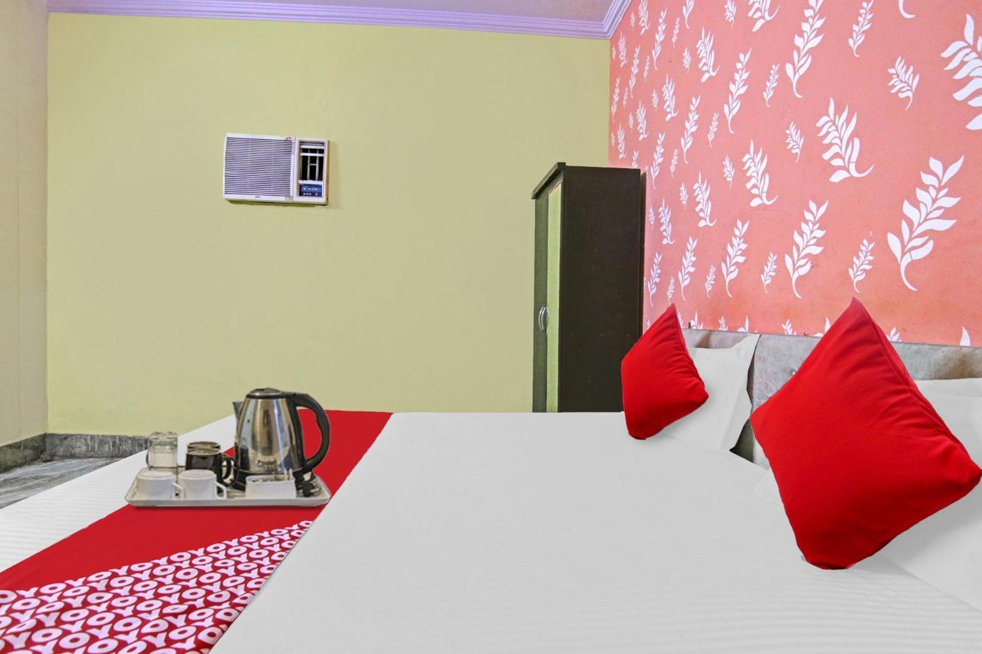 Flagship Hotel Decent Stay Near Pvr Vikaspuri Delhi New Delhi Buitenkant foto